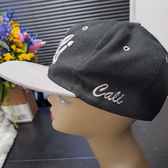 Cali Embroidered Black & Gray Snapback Cap - Picture 3 of 9